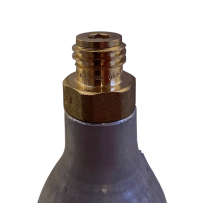 425 g CO₂ cylinder with connection for Quooker